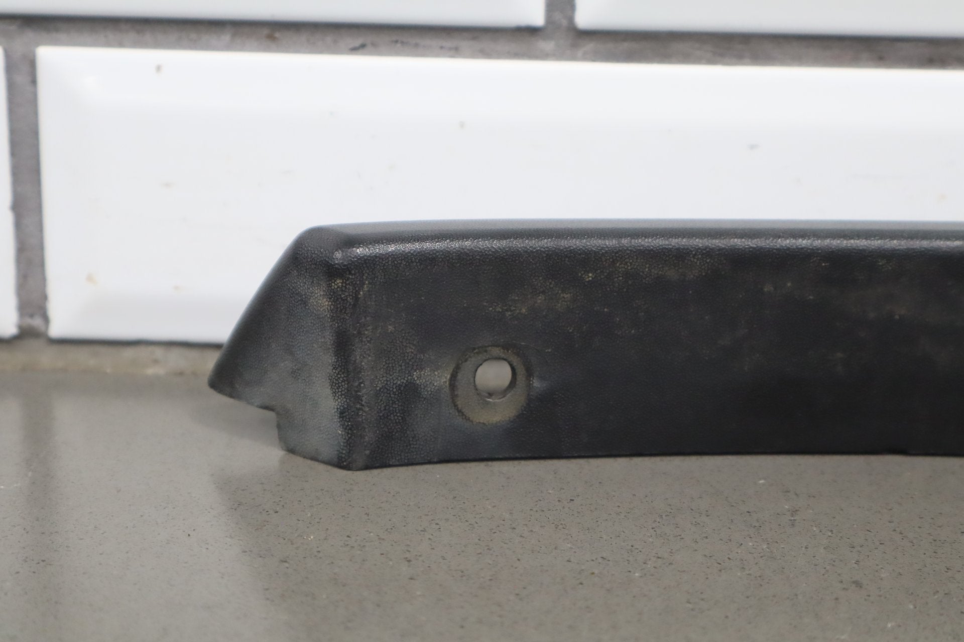 2003-2009 Hummer H2- Right Front Hood Flare Moulding 15200467