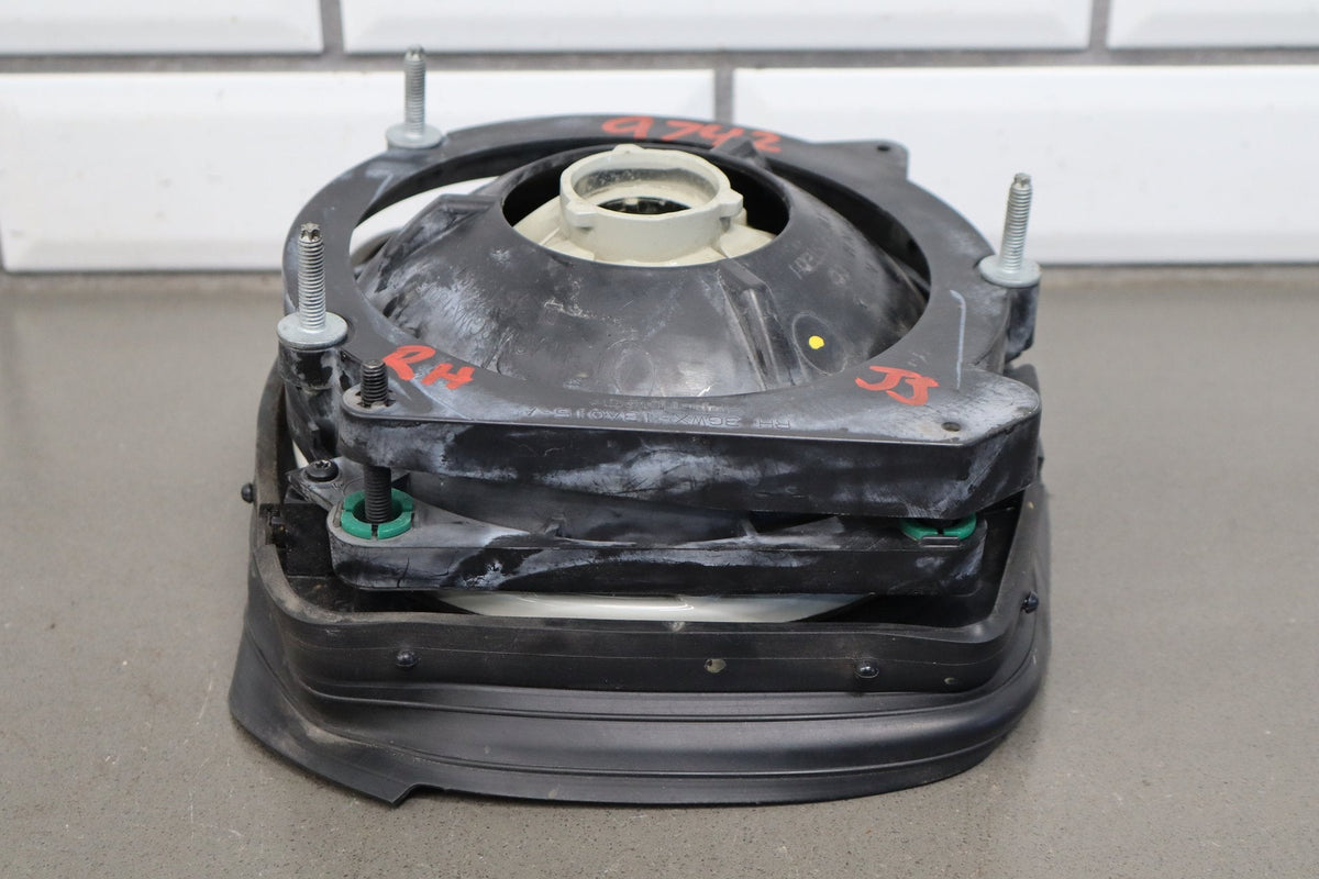 2003-2009 Hummer H2 Right Headlamp W/ Amber Marker 15269179