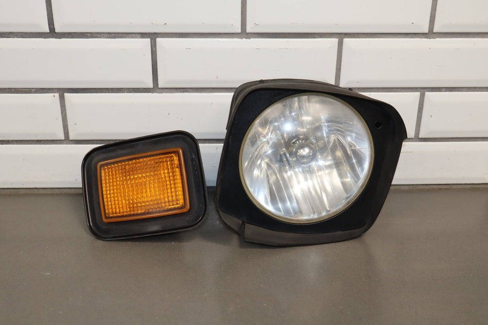 2003-2009 Hummer H2 Right Headlamp W/ Amber Marker 15269179