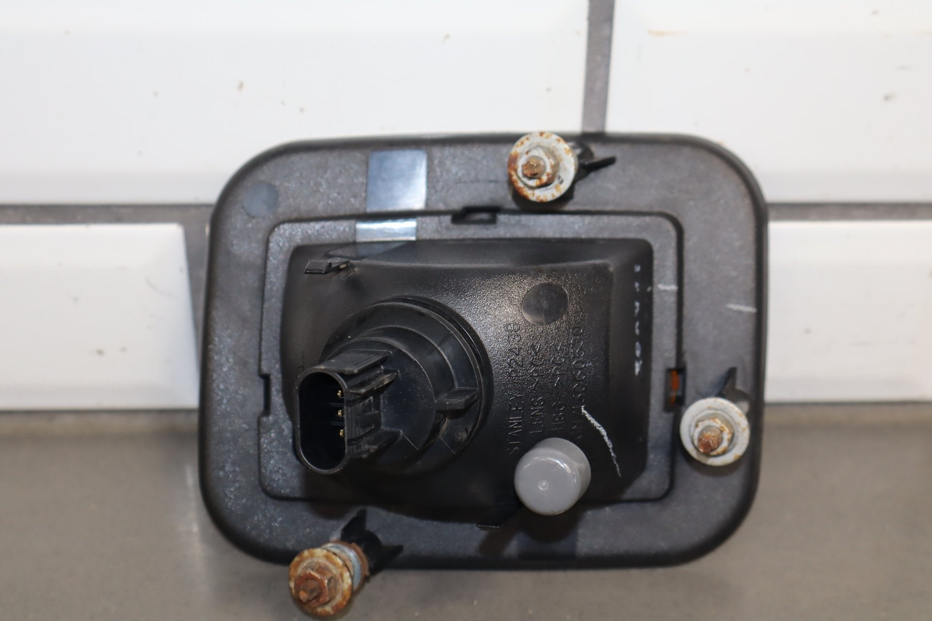 2003-2009 Hummer H2 Right Headlamp W/ Amber Marker 15269179