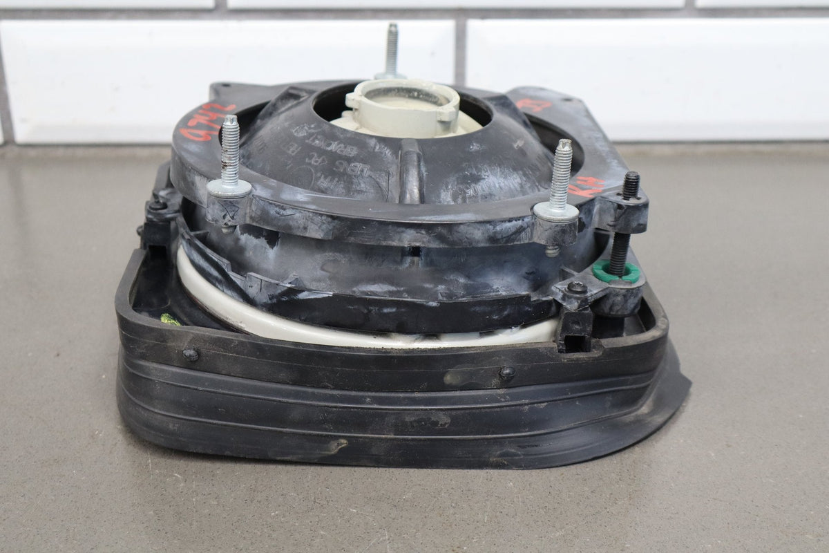 2003-2009 Hummer H2 Right Headlamp W/ Amber Marker 15269179