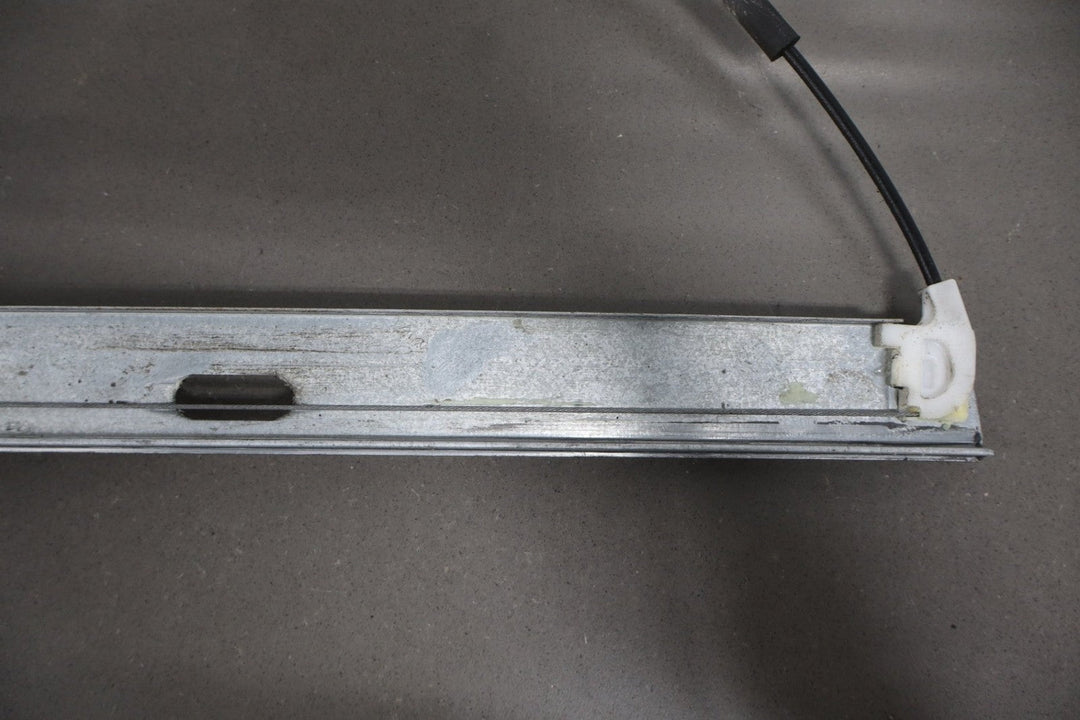 2003 - 2009 Hummer H2 Right Rear Door Regulator 15771354 OEM