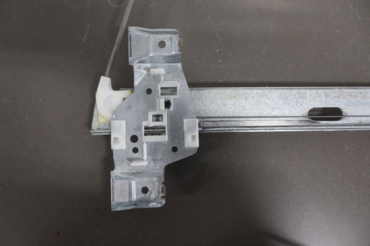 2003 - 2009 Hummer H2 Right Rear Door Regulator 15771354 OEM