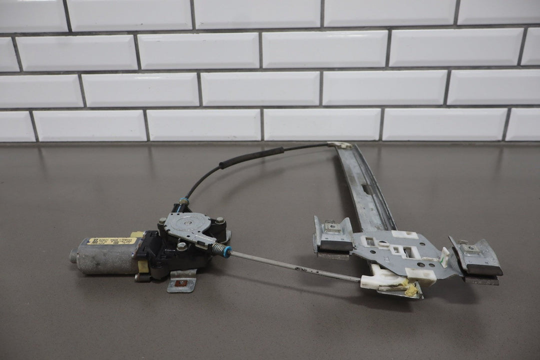 2003 - 2009 Hummer H2 Right Rear Door Regulator 15771354 OEM