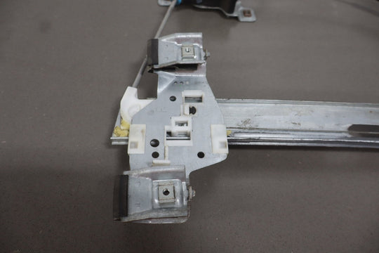 2003 - 2009 Hummer H2 Right Rear Door Regulator 15771354 OEM