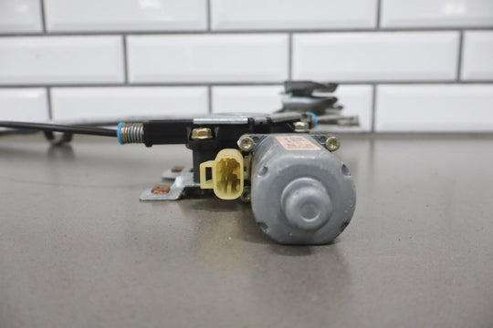 2003 - 2009 Hummer H2 Right Rear Door Regulator 15771354 OEM