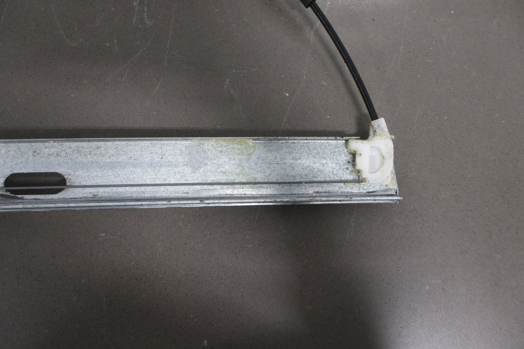 2003 - 2009 Hummer H2 Right Rear Door Regulator 15771354 OEM