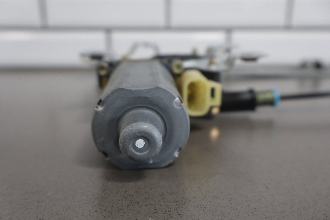 2003 - 2009 Hummer H2 Right Rear Door Regulator 15771354 OEM