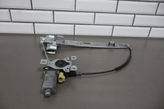 2003 - 2009 Hummer H2 Right Rear Door Regulator 15771354 OEM