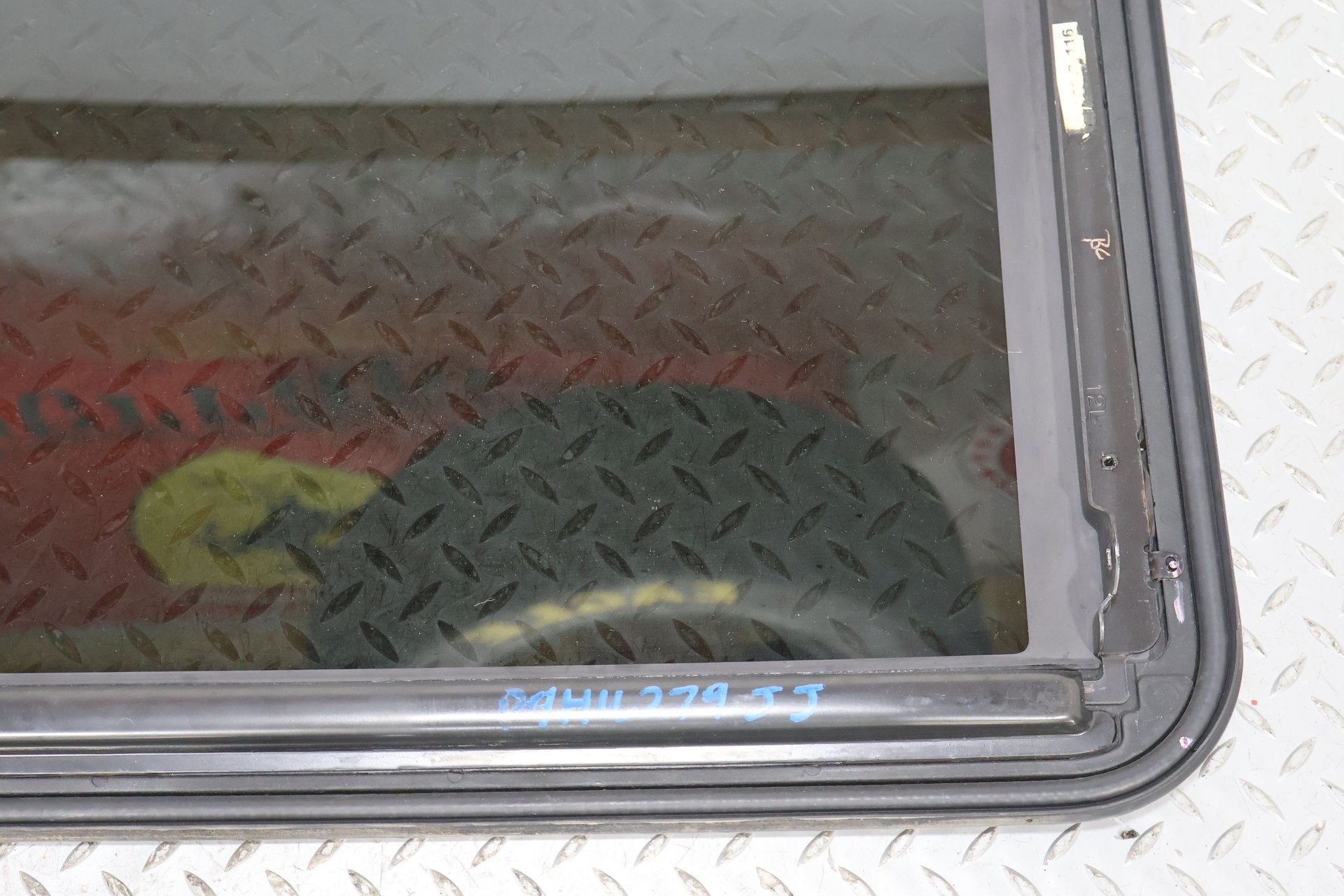 2003-2009 Hummer H2- Sunroof Glass Window 15781625