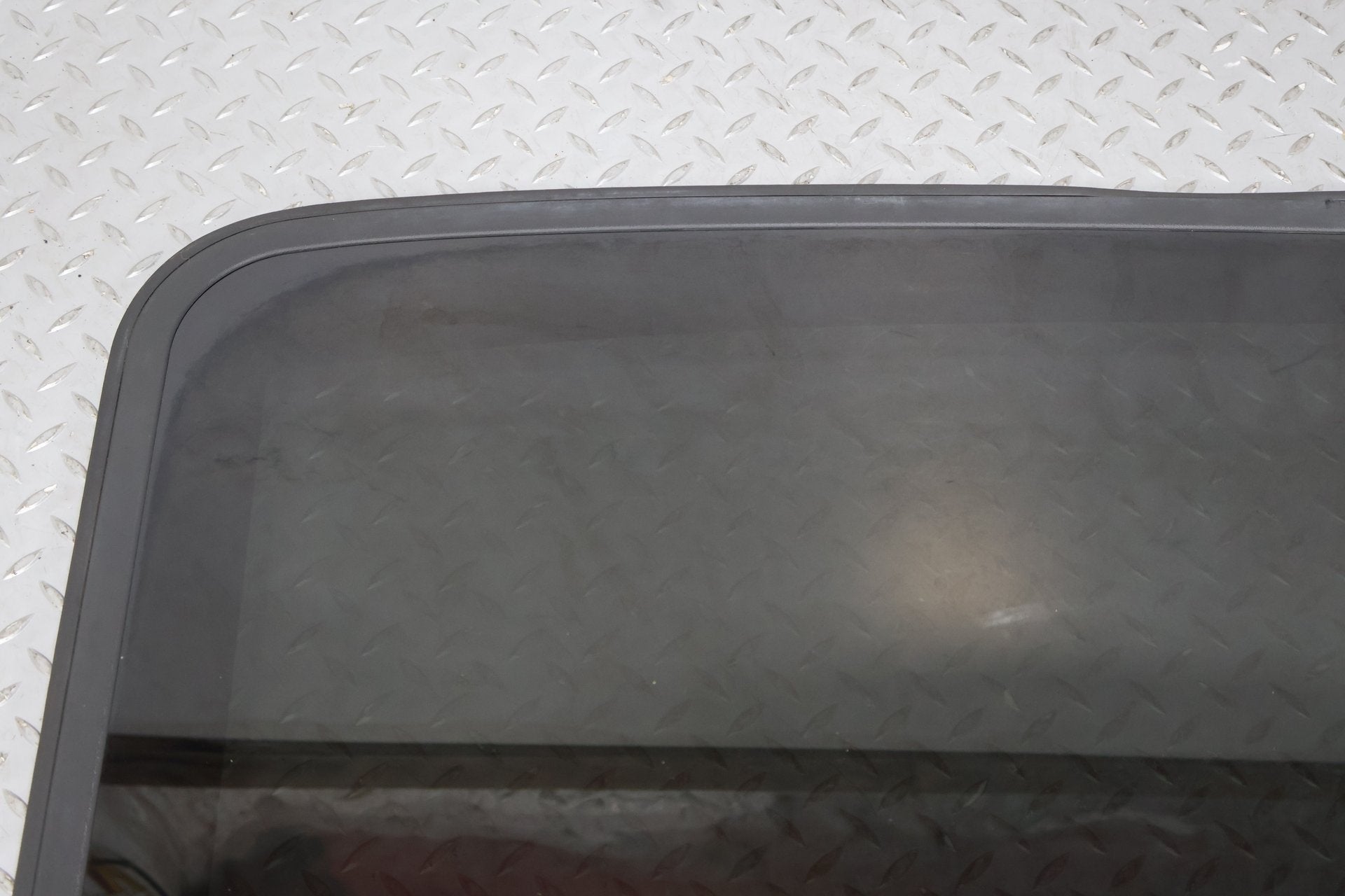 2003-2009 Hummer H2- Sunroof Glass Window 15781625