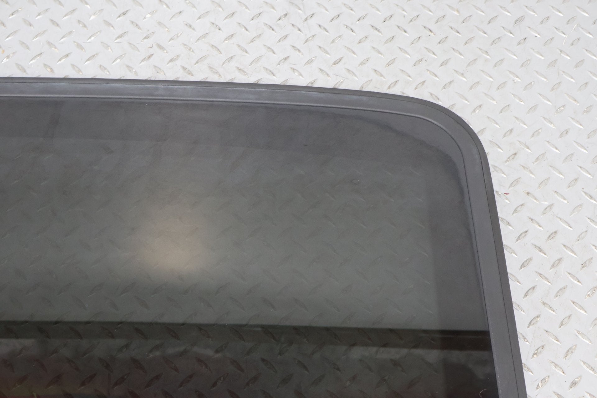 2003-2009 Hummer H2- Sunroof Glass Window 15781625
