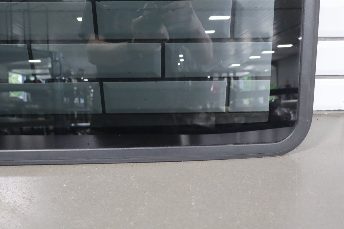 2003-2009 Hummer H2- Sunroof Glass Window 15781625