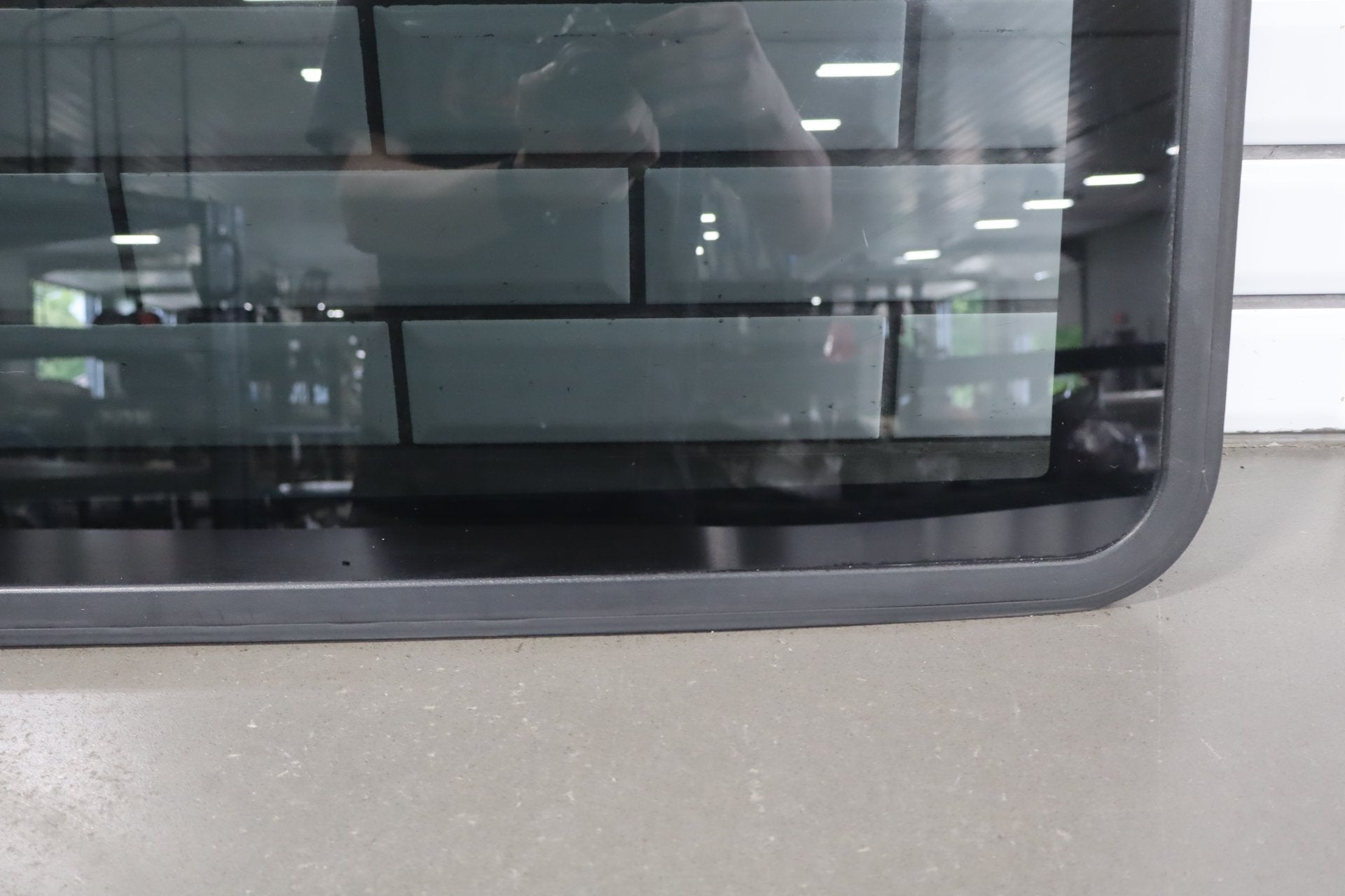2003-2009 Hummer H2- Sunroof Glass Window 15781625