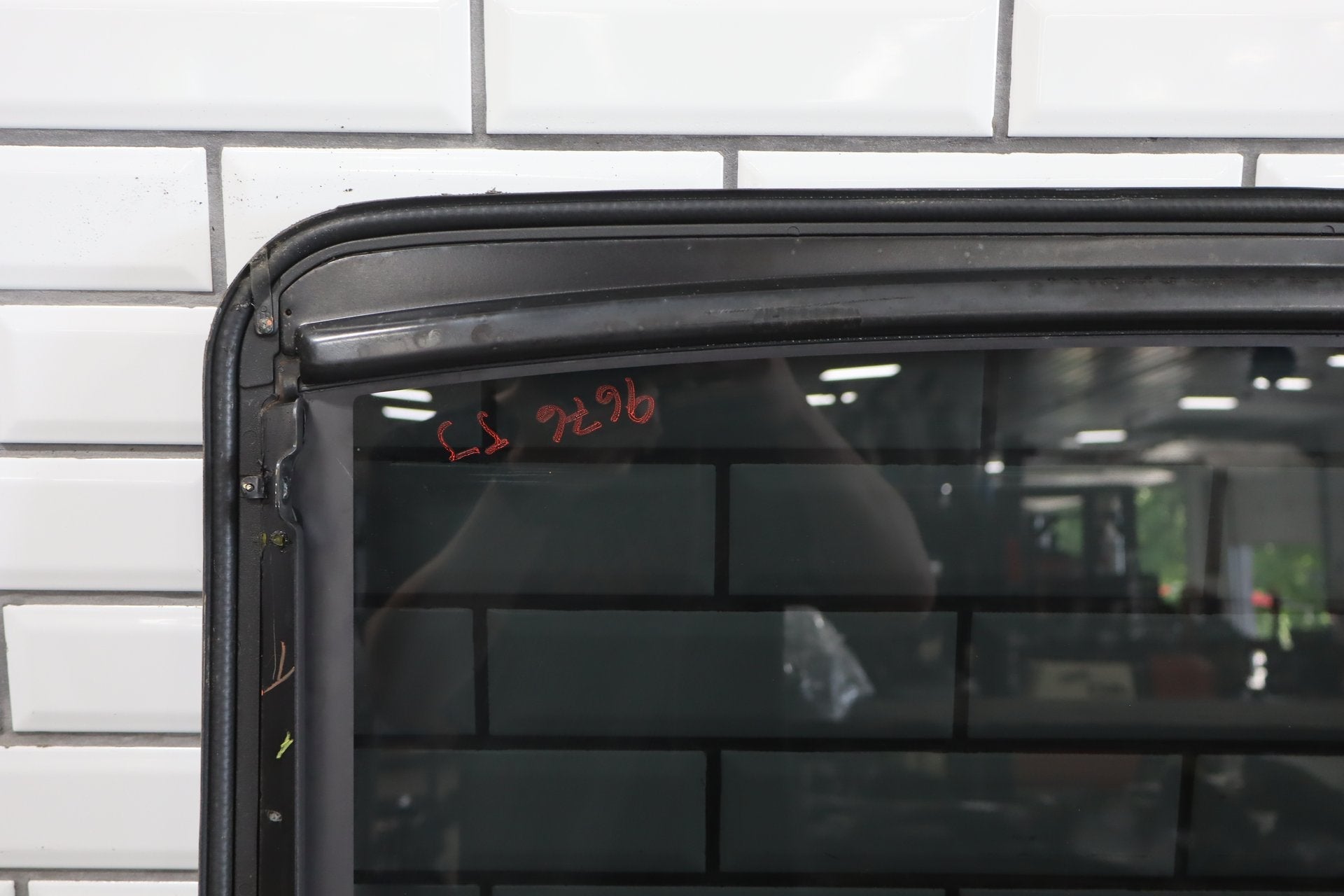 2003-2009 Hummer H2- Sunroof Glass Window 15781625