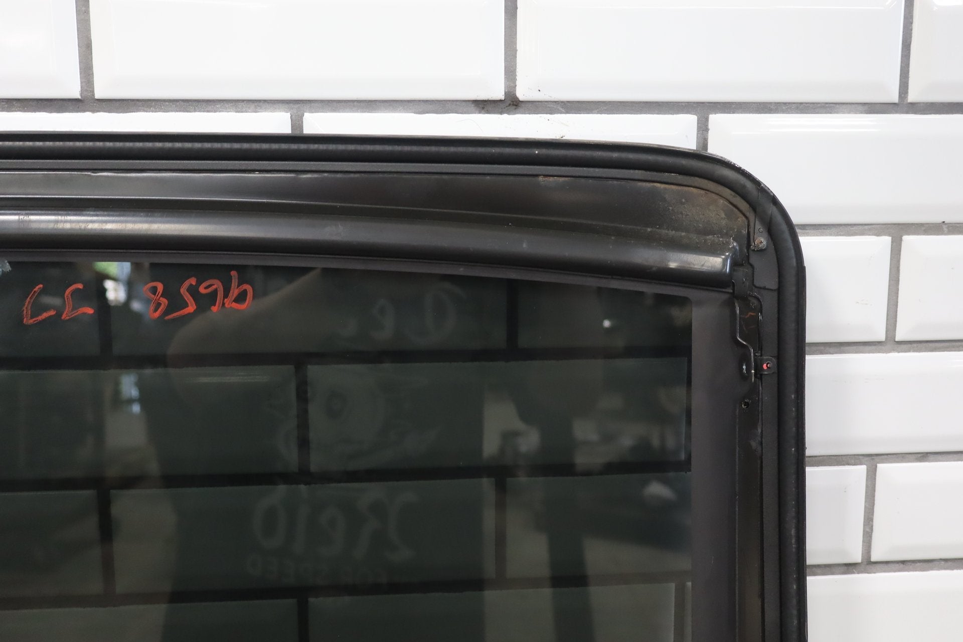 2003-2009 Hummer H2- Sunroof Glass Window 15781625