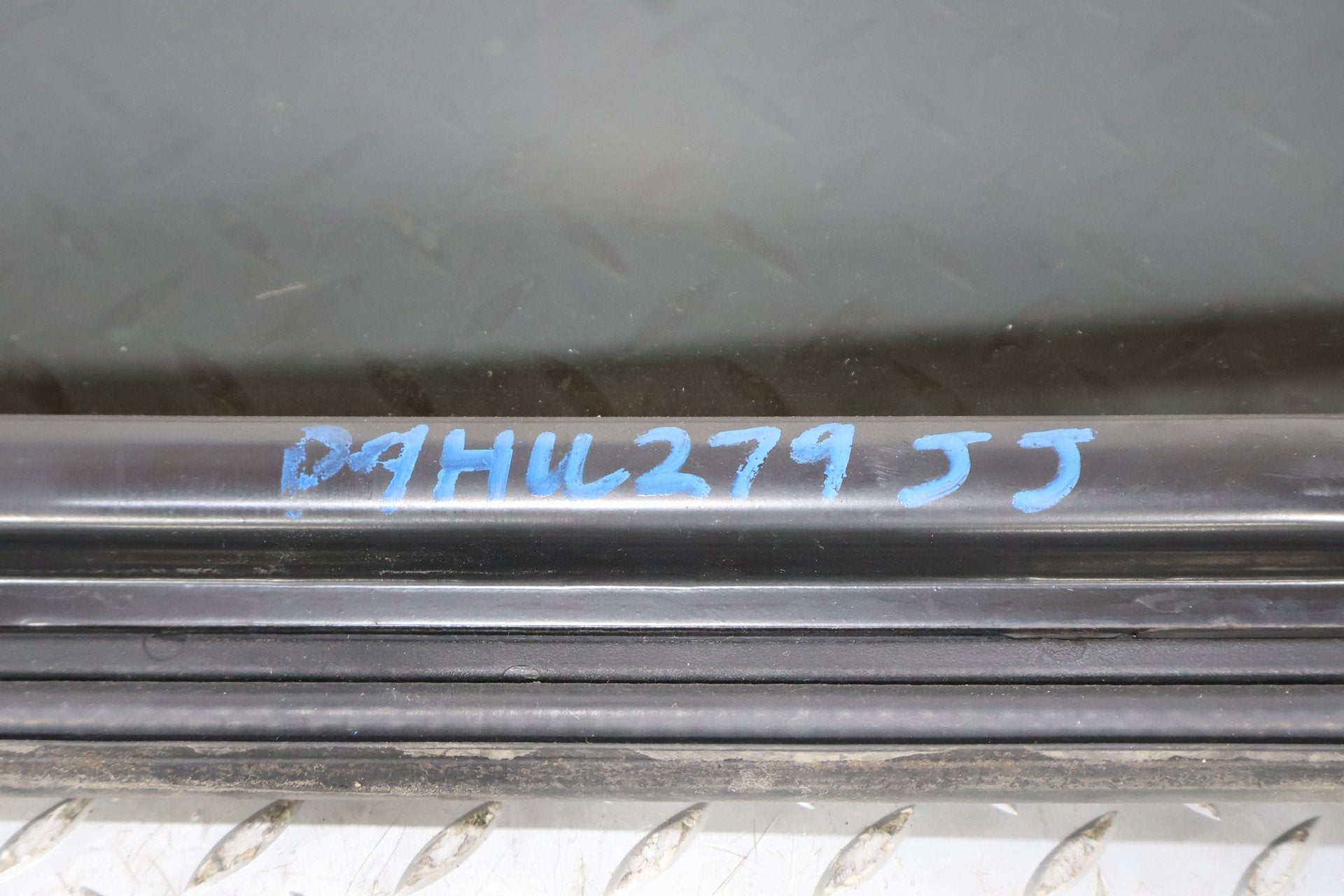 2003-2009 Hummer H2- Sunroof Glass Window 15781625