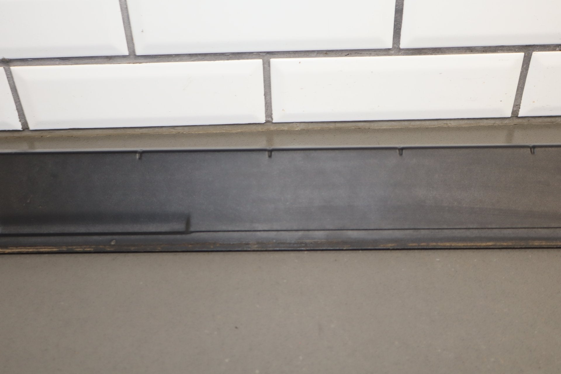 2003-2009 Hummer H2 SUV Driver Left Front Roof Molding {Part Number}