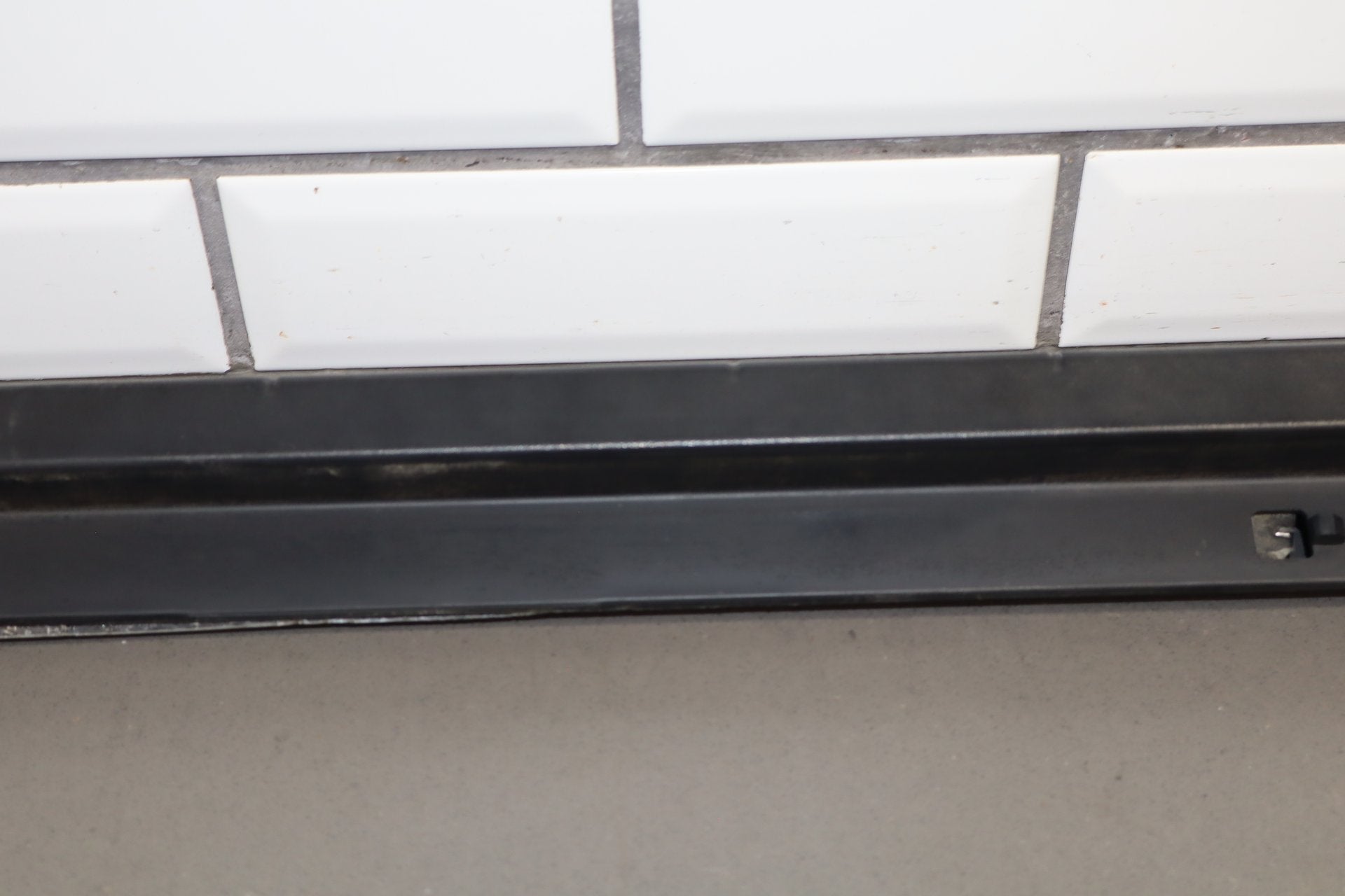 2003-2009 Hummer H2 SUV Driver Left Front Roof Molding {Part Number}