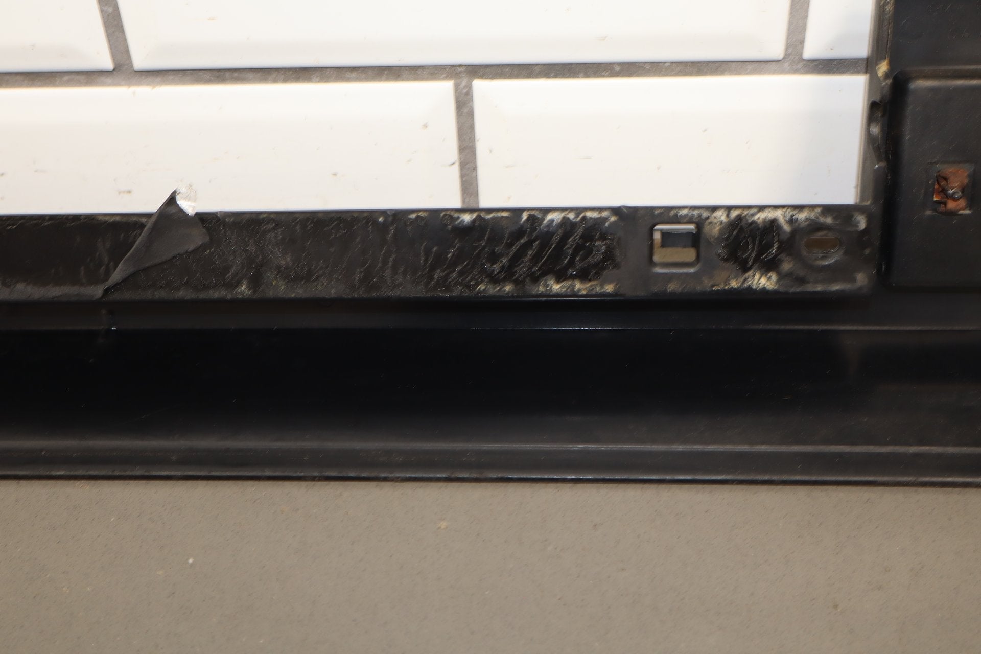 2003-2009 Hummer H2 SUV Driver Left Front Roof Molding {Part Number}