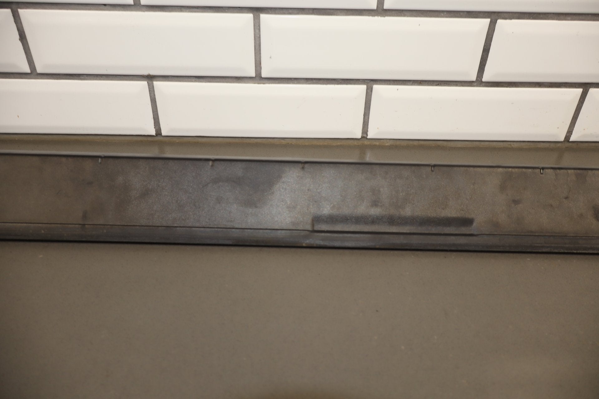 2003-2009 Hummer H2 SUV Driver Left Front Roof Molding {Part Number}