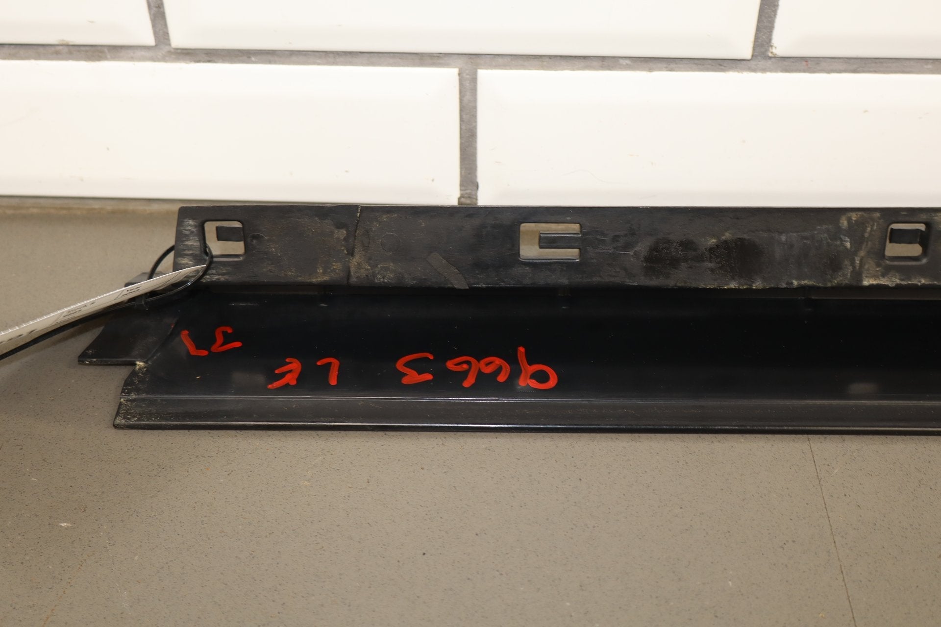 2003-2009 Hummer H2 SUV Driver Left Front Roof Molding {Part Number}
