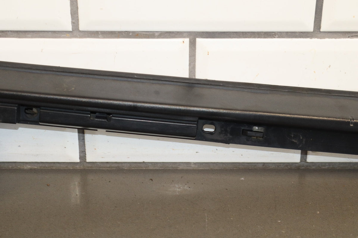 2003-2009 Hummer H2 SUV Driver Left Rear Roof Molding 15241411
