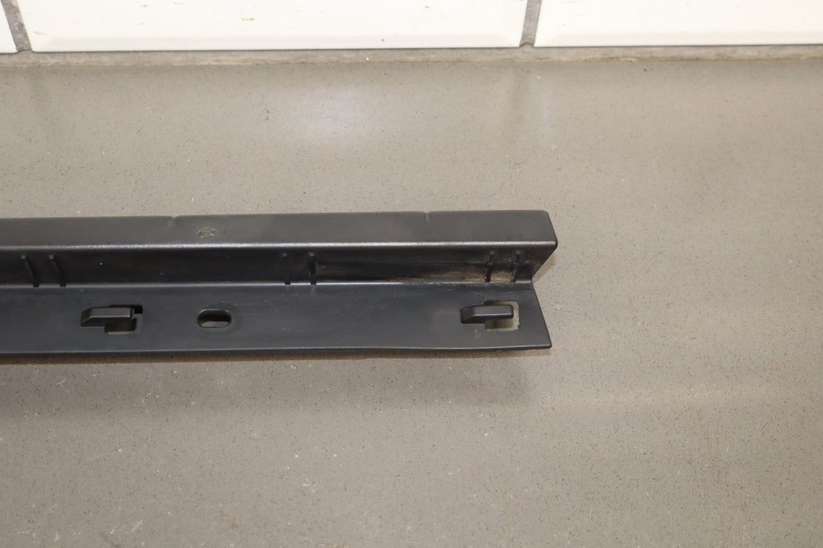 2003-2009 Hummer H2 SUV Driver Left Rear Roof Molding 15241411