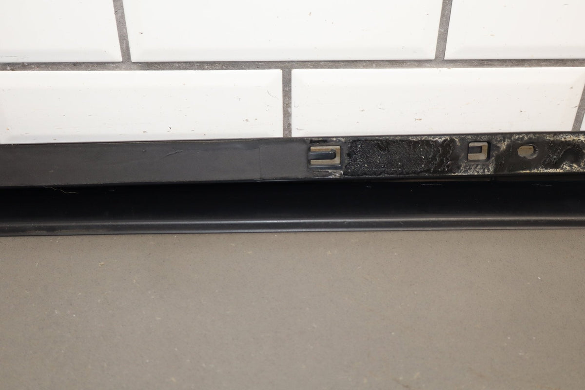 2003-2009 Hummer H2 SUV Driver Left Rear Roof Molding 15241411