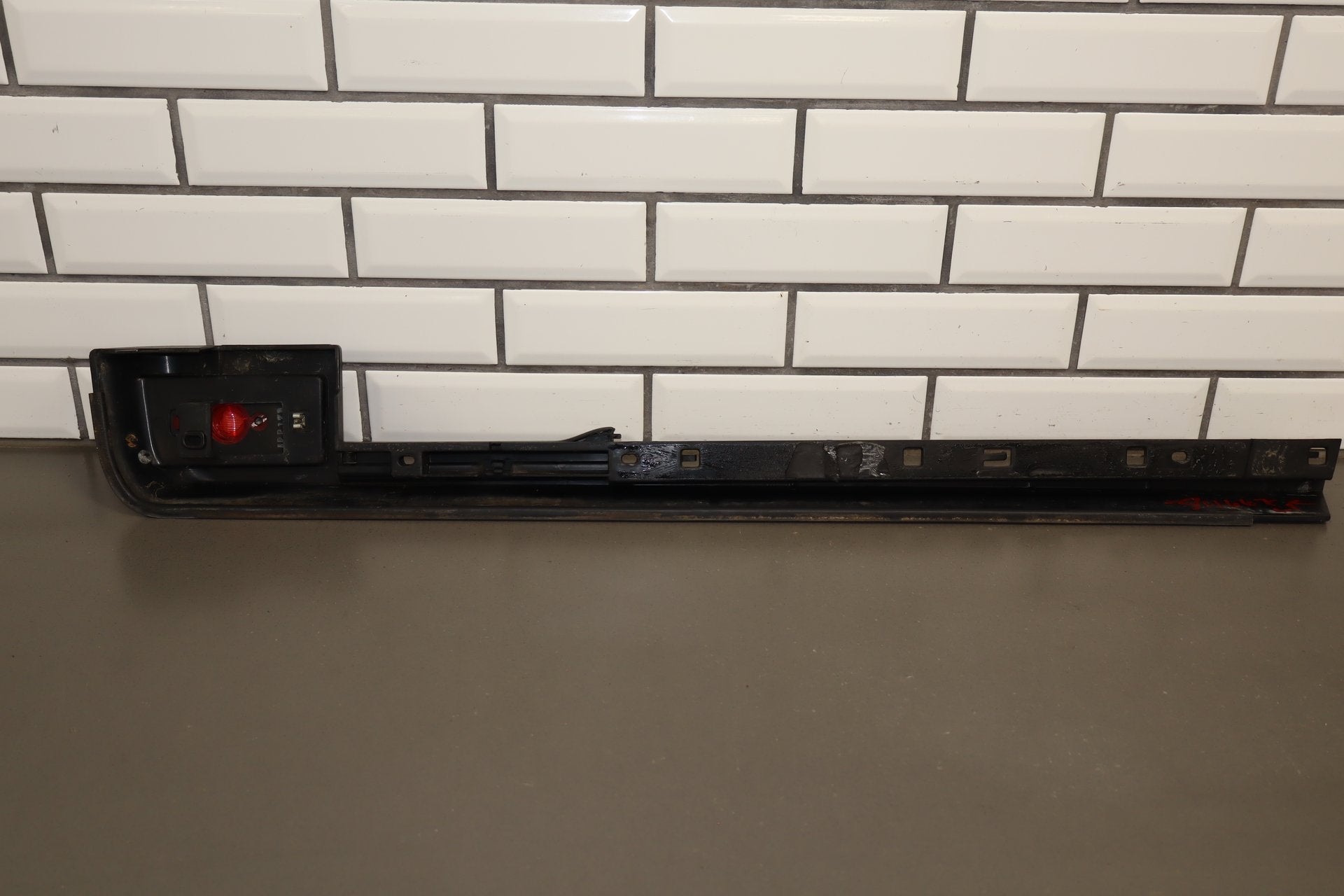2003-2009 Hummer H2 SUV Driver Left Rear Roof Molding 15241411