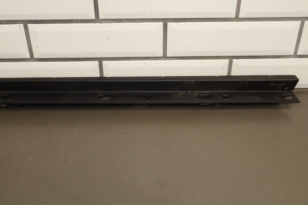 2003-2009 Hummer H2 SUV Driver Left Rear Roof Molding 15241411