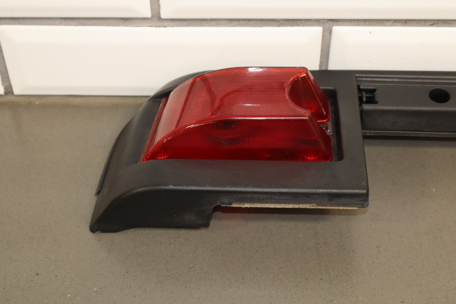 2003-2009 Hummer H2 SUV Driver Left Rear Roof Molding 15241411