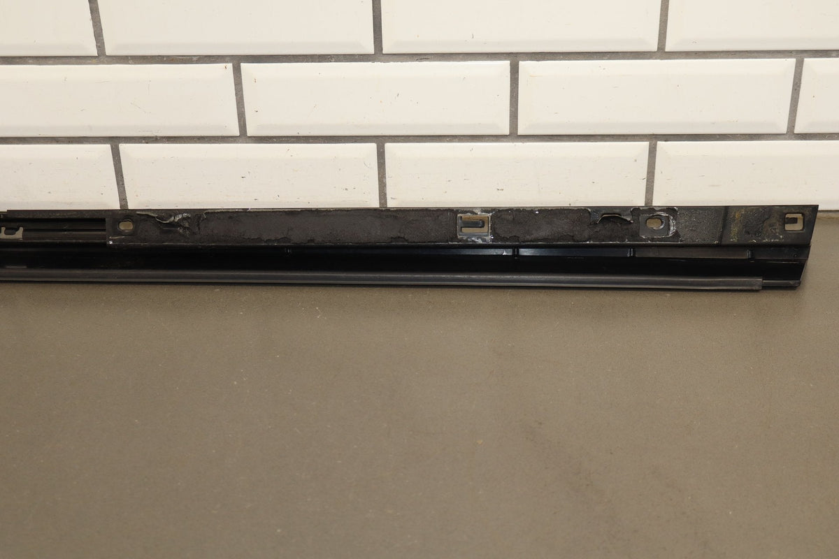 2003-2009 Hummer H2 SUV Driver Left Rear Roof Molding 15241411