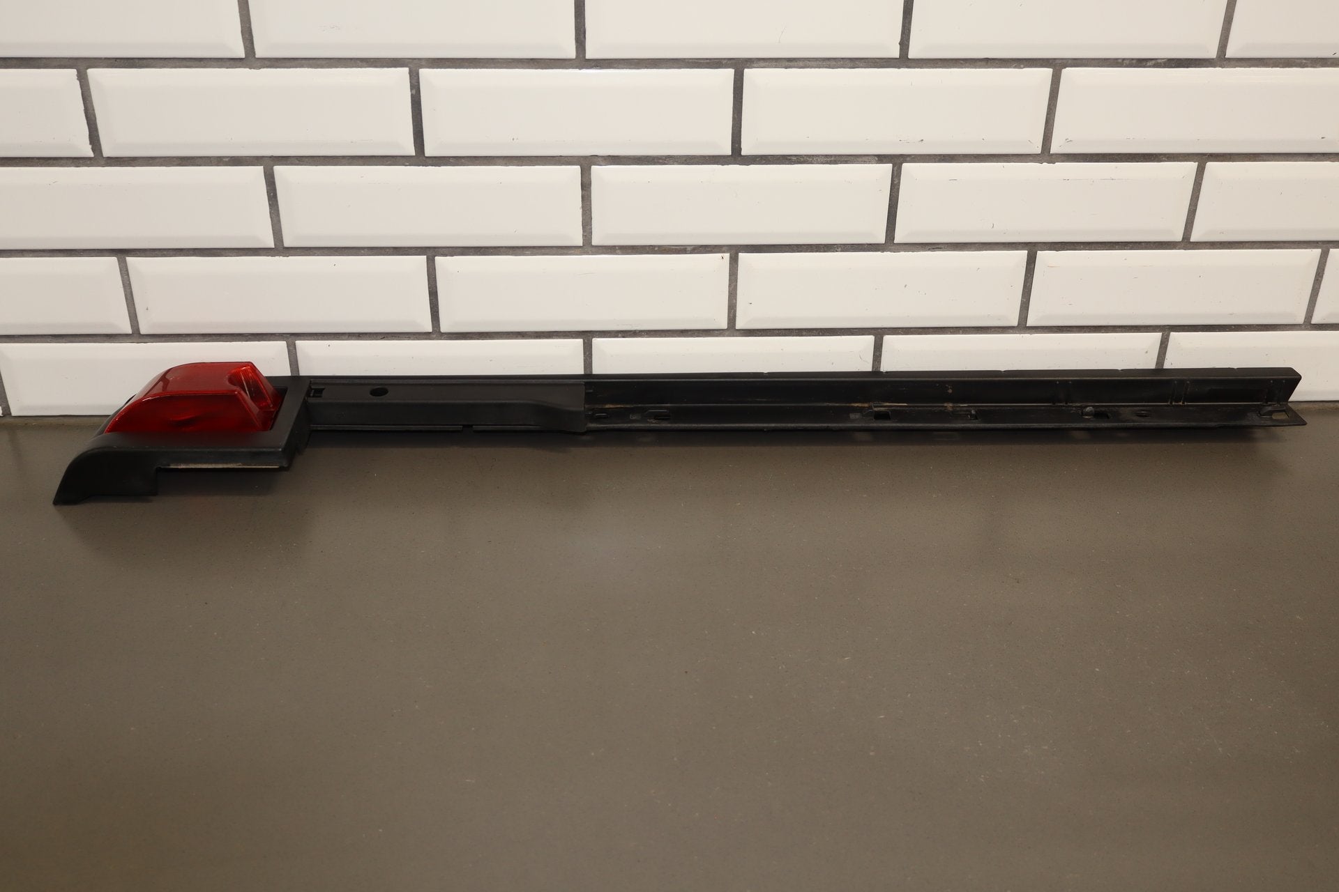 2003-2009 Hummer H2 SUV Driver Left Rear Roof Molding 15241411