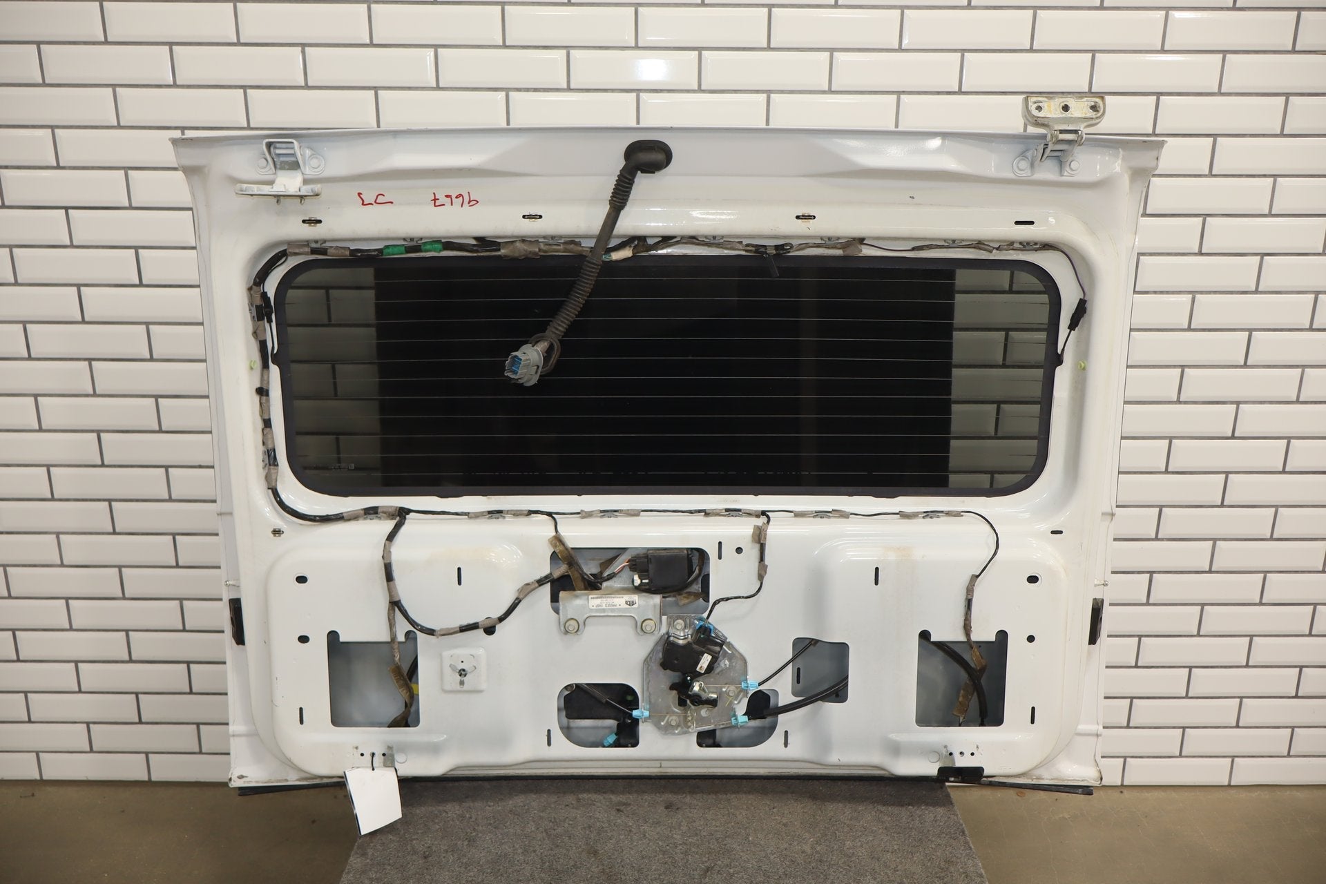 2003-2009 Hummer H2 SUV Hatch Decklid Olympic White 50