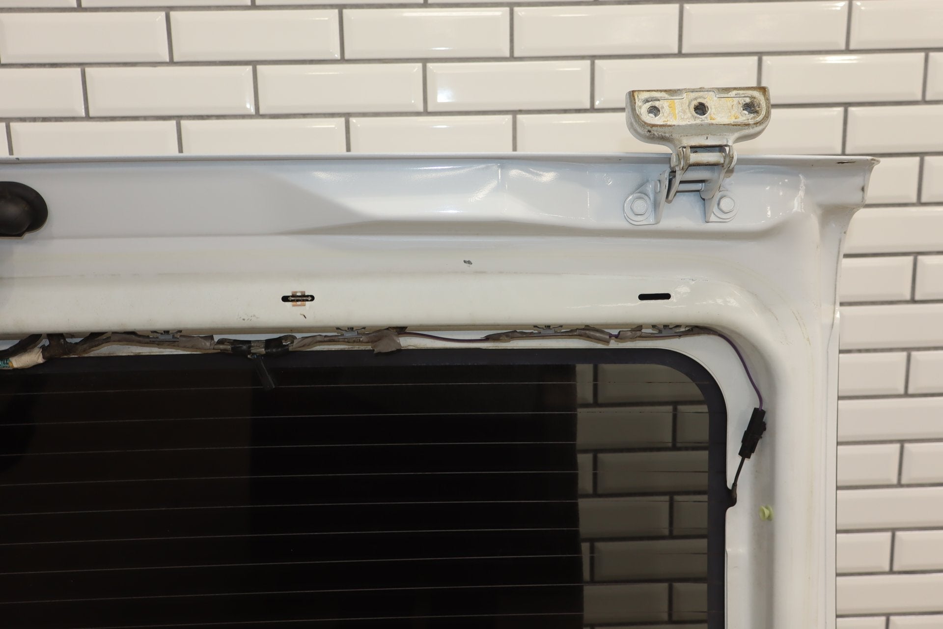 2003-2009 Hummer H2 SUV Hatch Decklid Olympic White 50