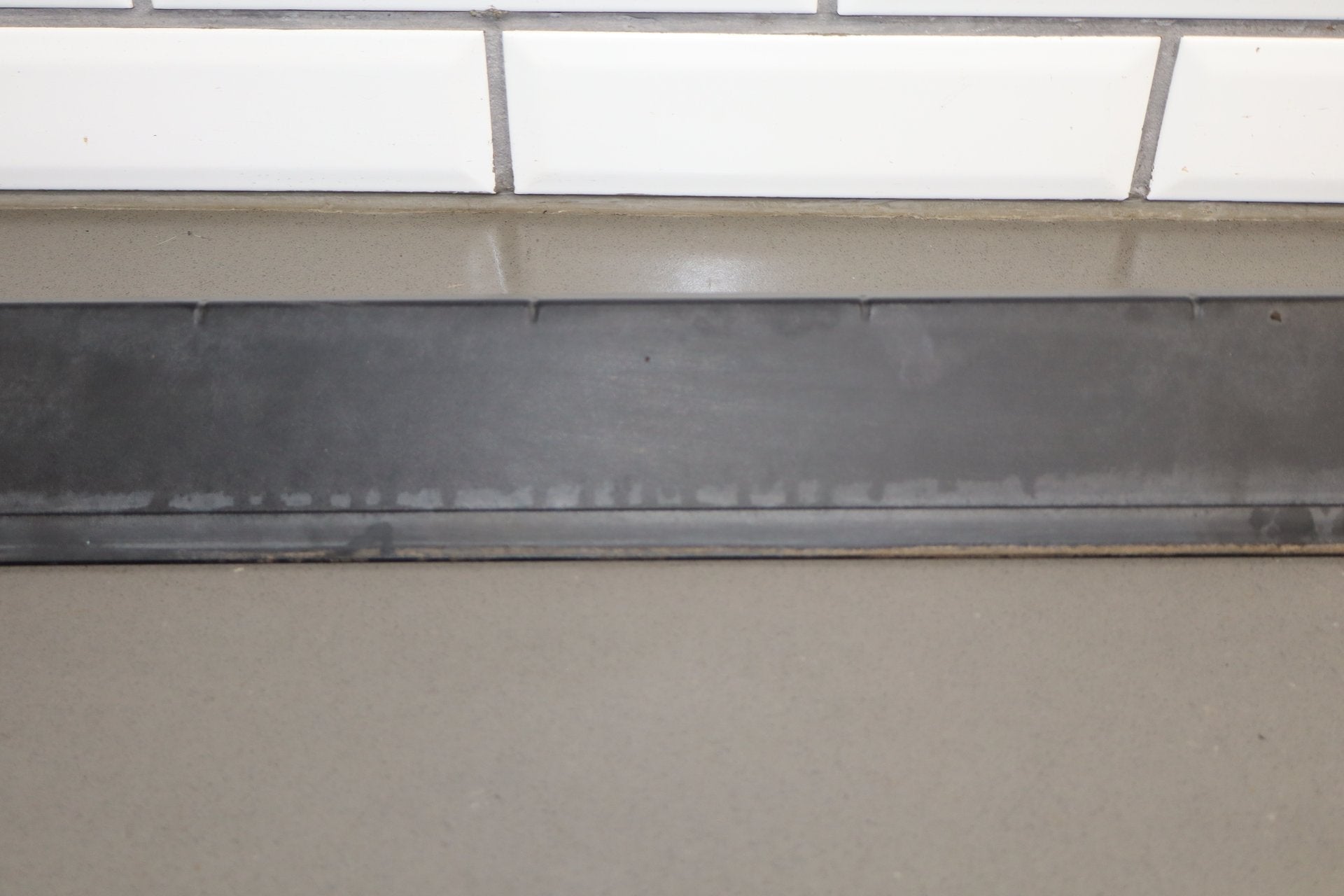 2003-2009 Hummer H2 SUV Passenger Right Front Roof Molding 15241412