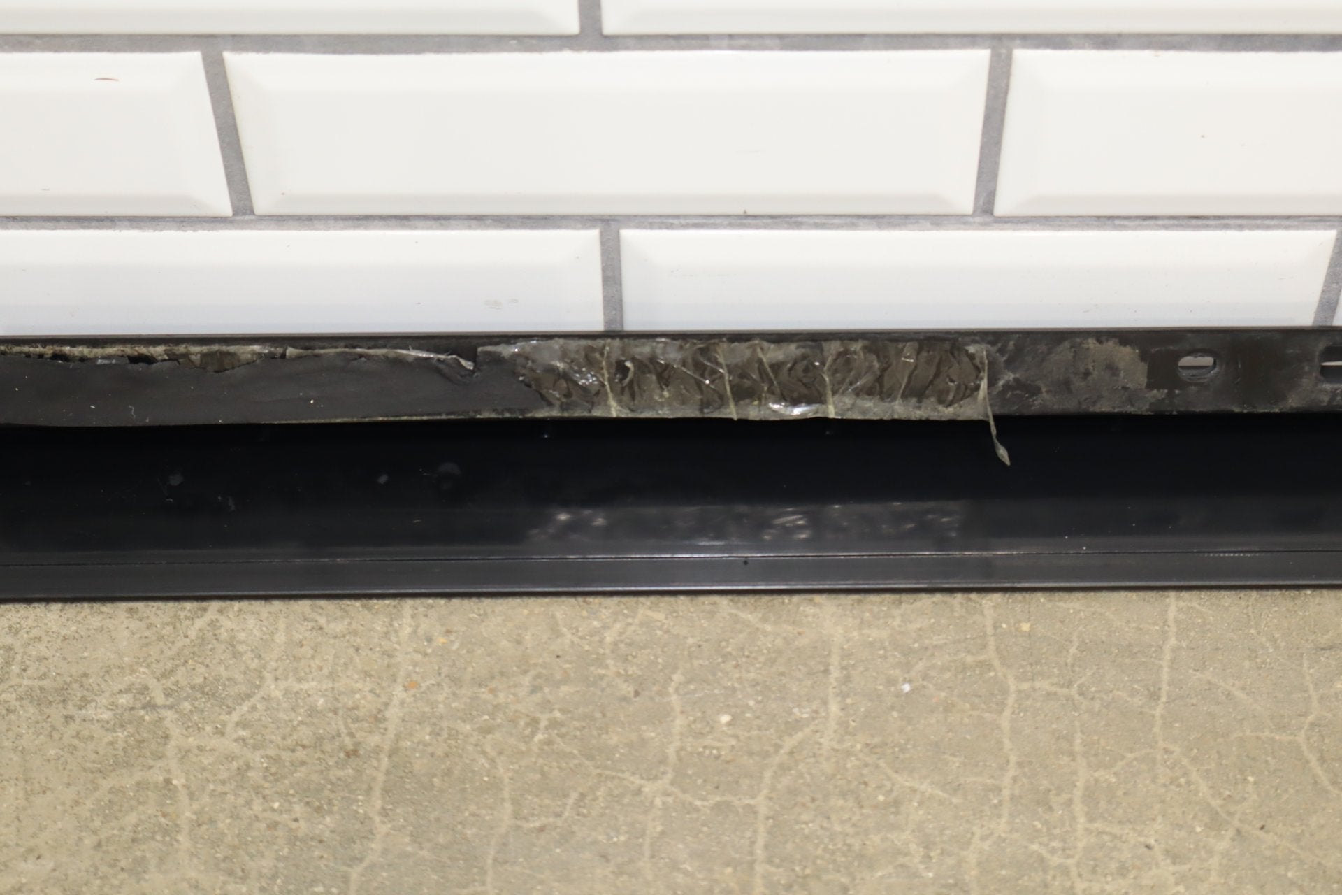 2003-2009 Hummer H2 SUV Passenger Right Front Roof Molding 15241412