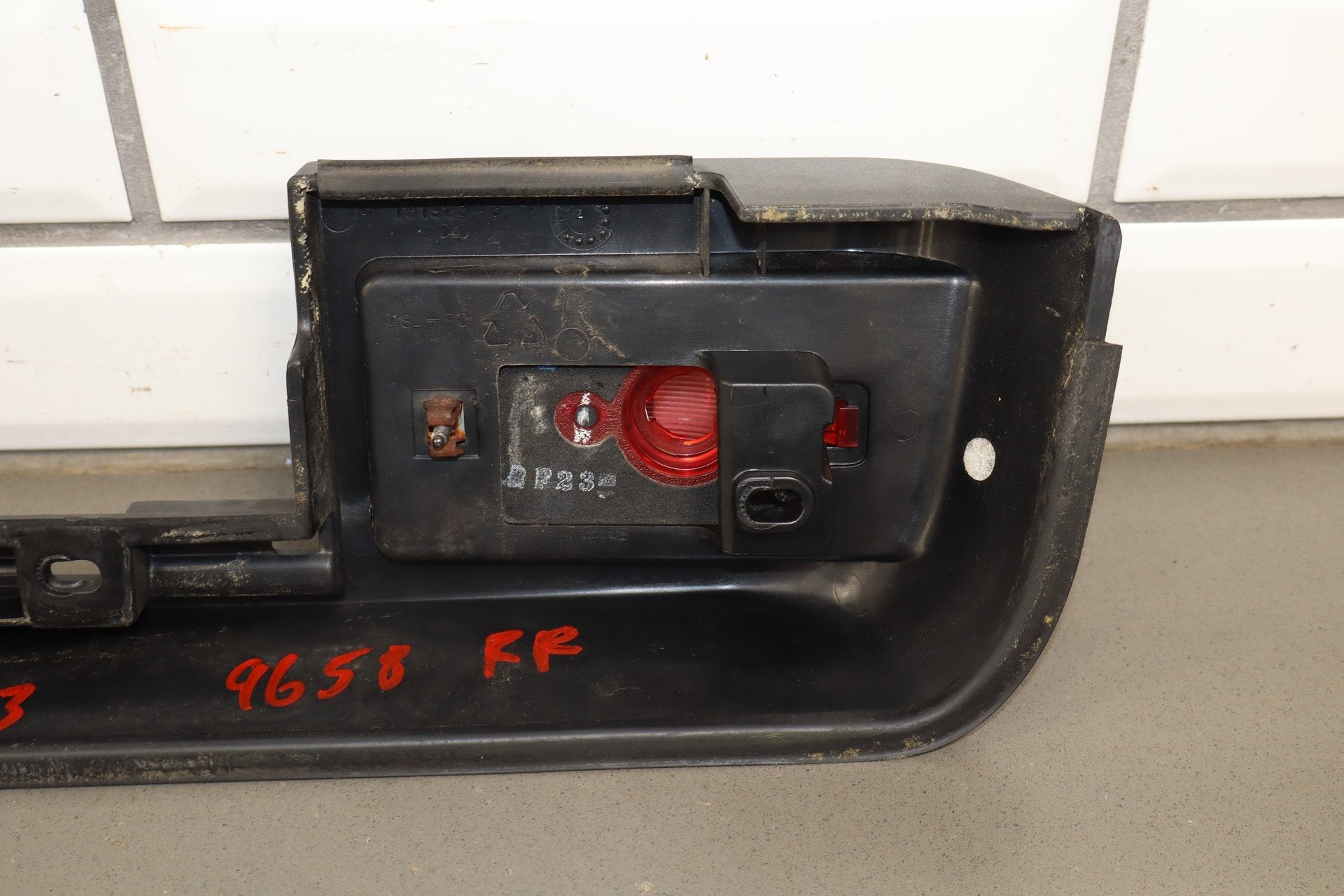 2003-2009- Hummer H2 SUV Passenger Right Rear Roof Molding