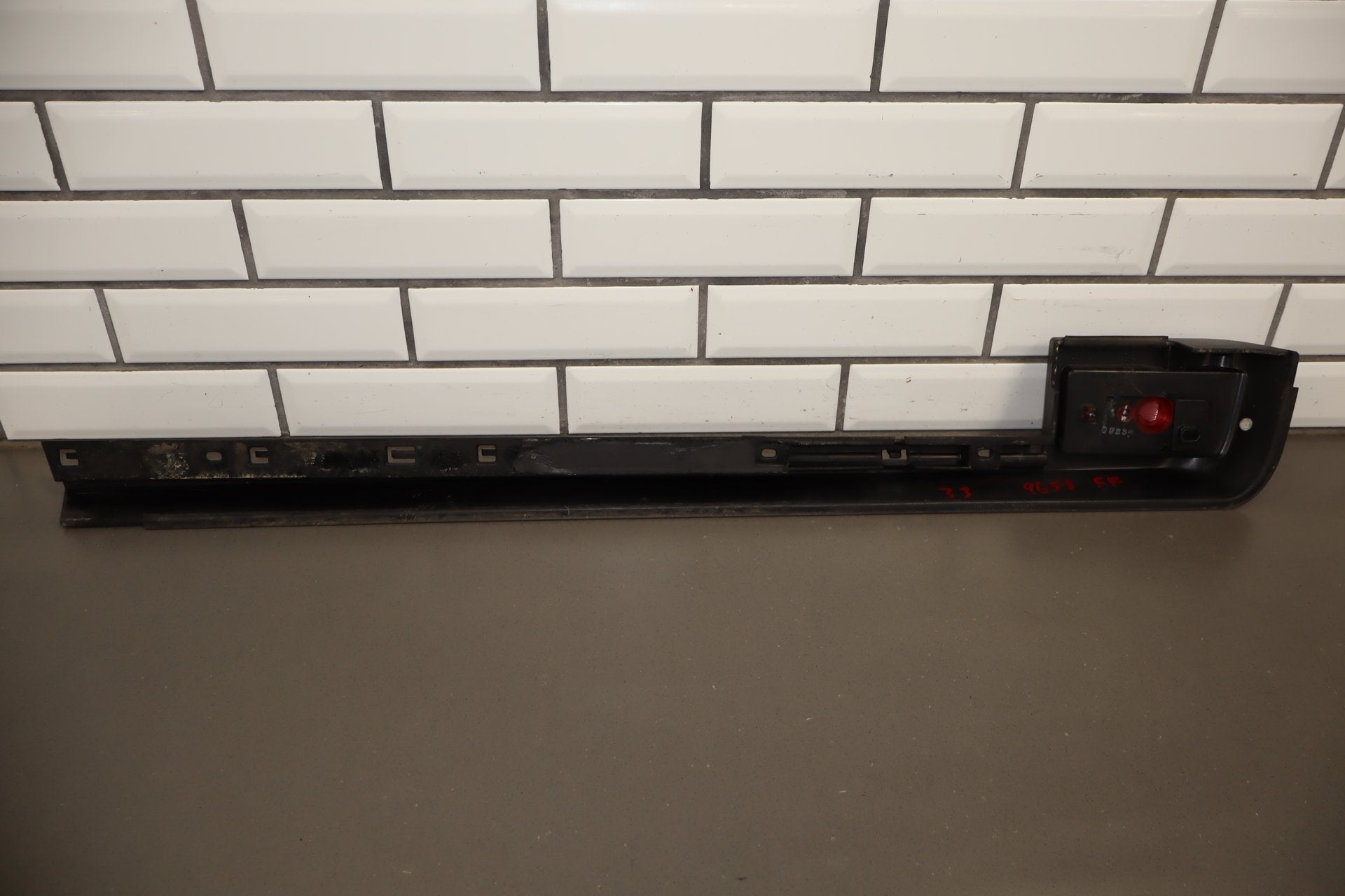 2003-2009- Hummer H2 SUV Passenger Right Rear Roof Molding