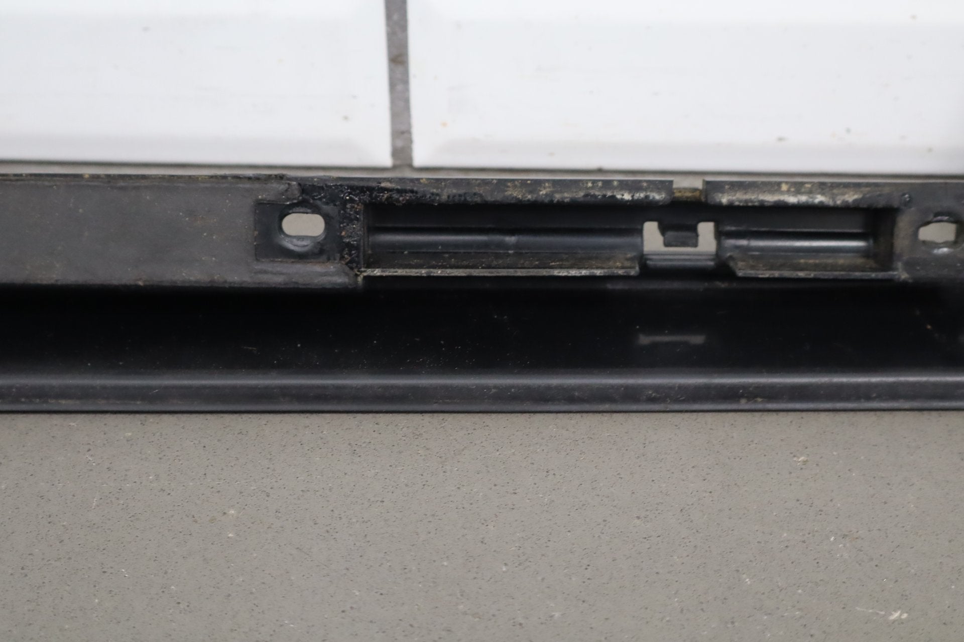 2003-2009- Hummer H2 SUV Passenger Right Rear Roof Molding