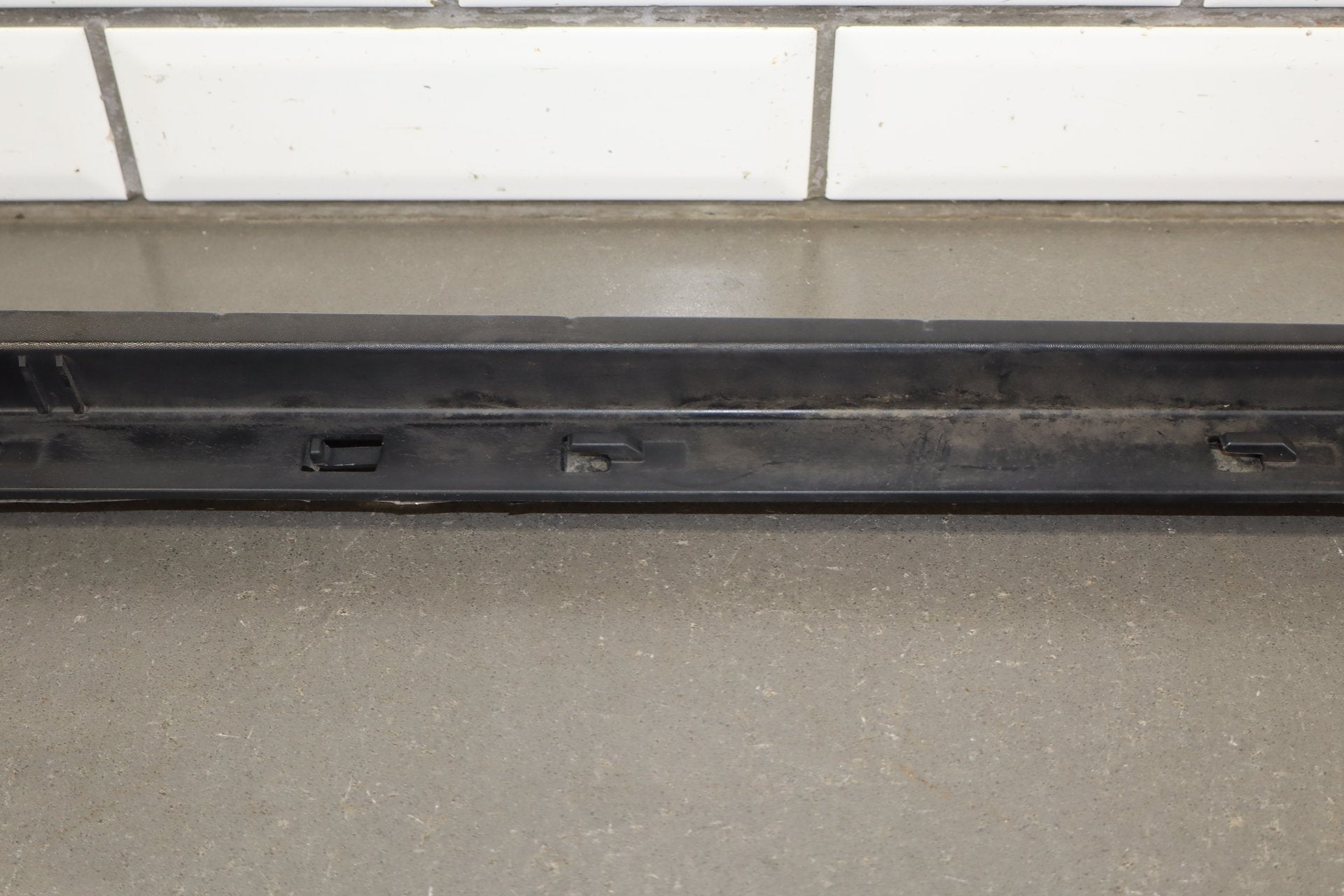 2003-2009- Hummer H2 SUV Passenger Right Rear Roof Molding