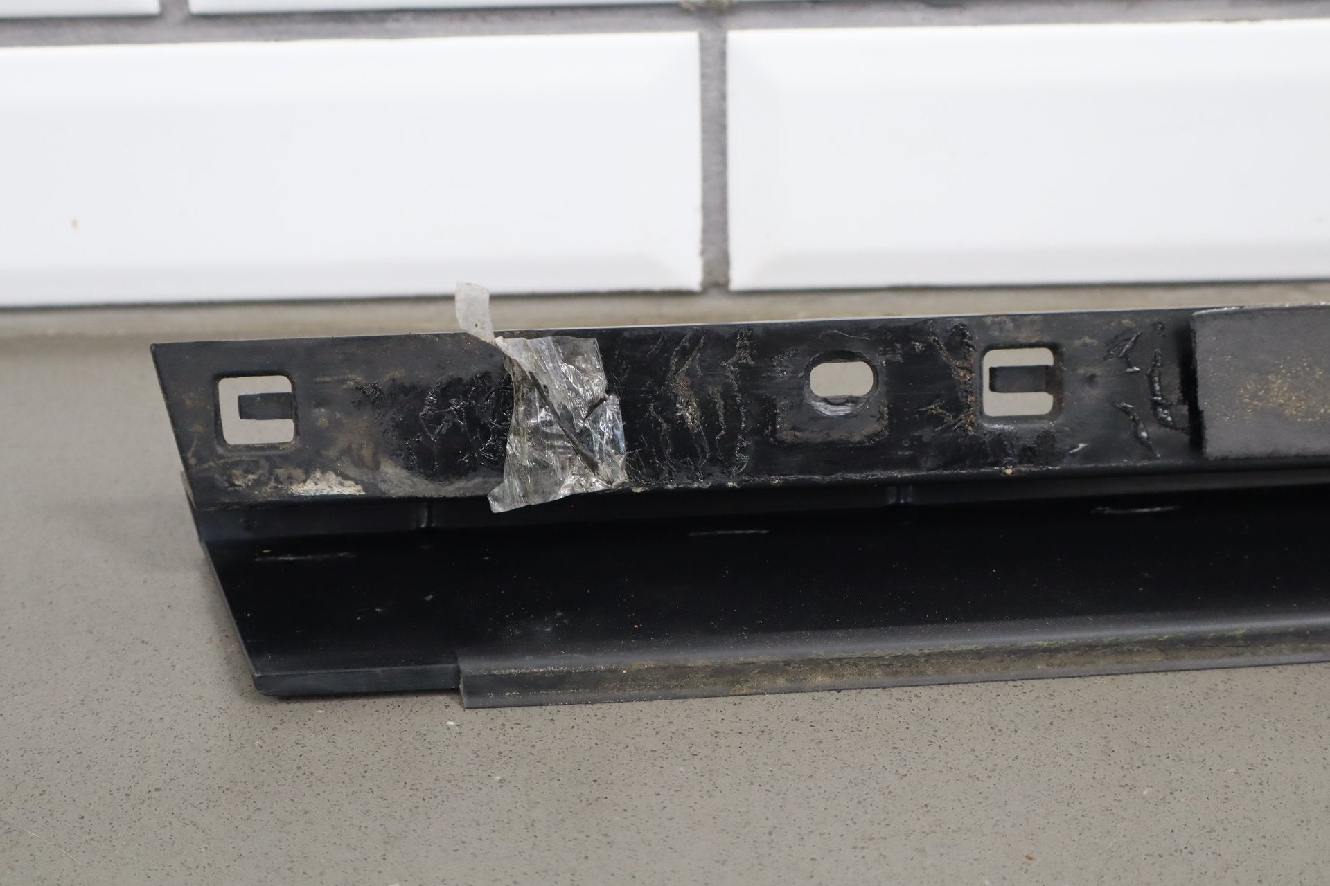 2003-2009- Hummer H2 SUV Passenger Right Rear Roof Molding