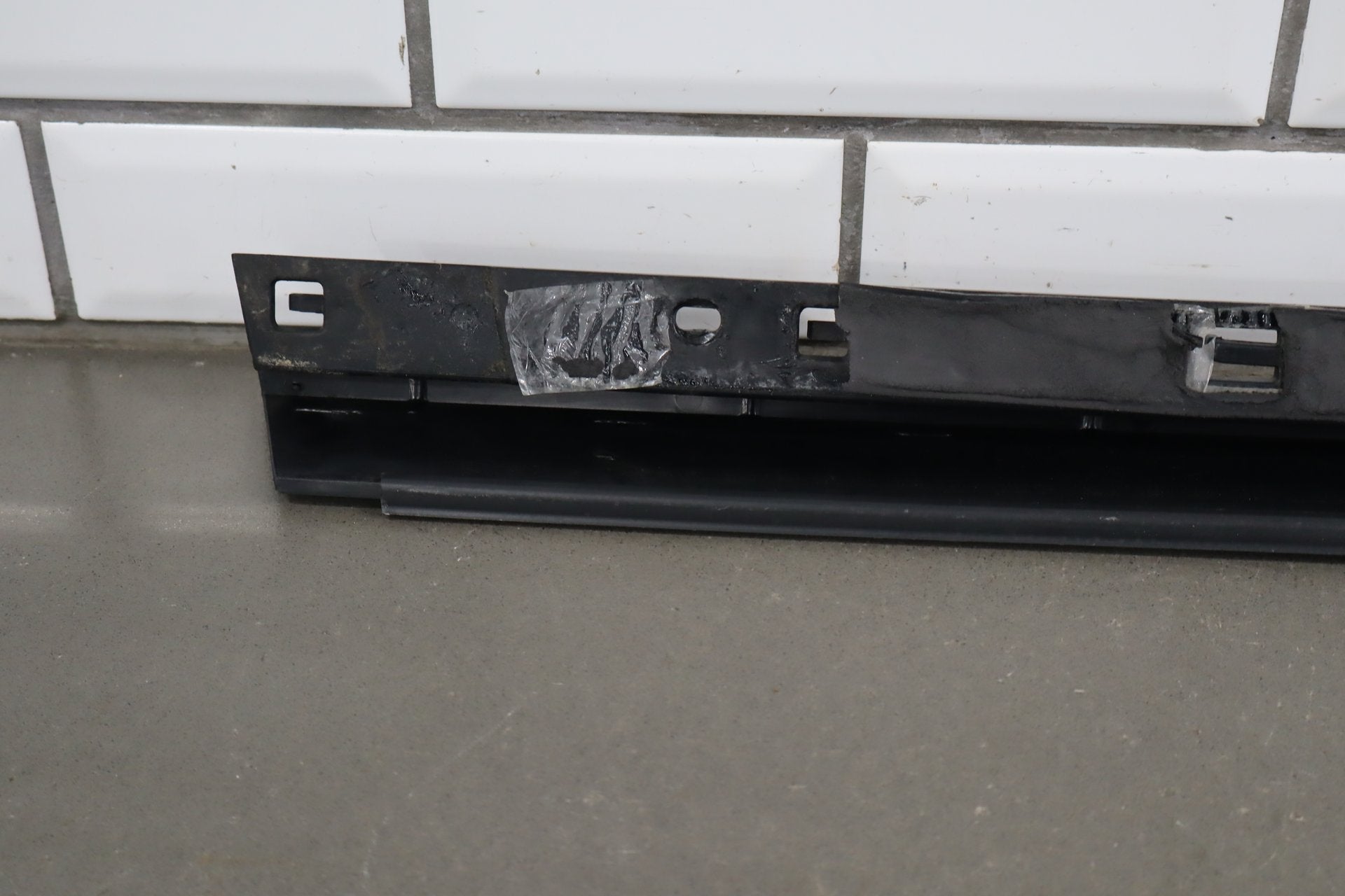 2003-2009- Hummer H2 SUV Passenger Right Rear Roof Molding