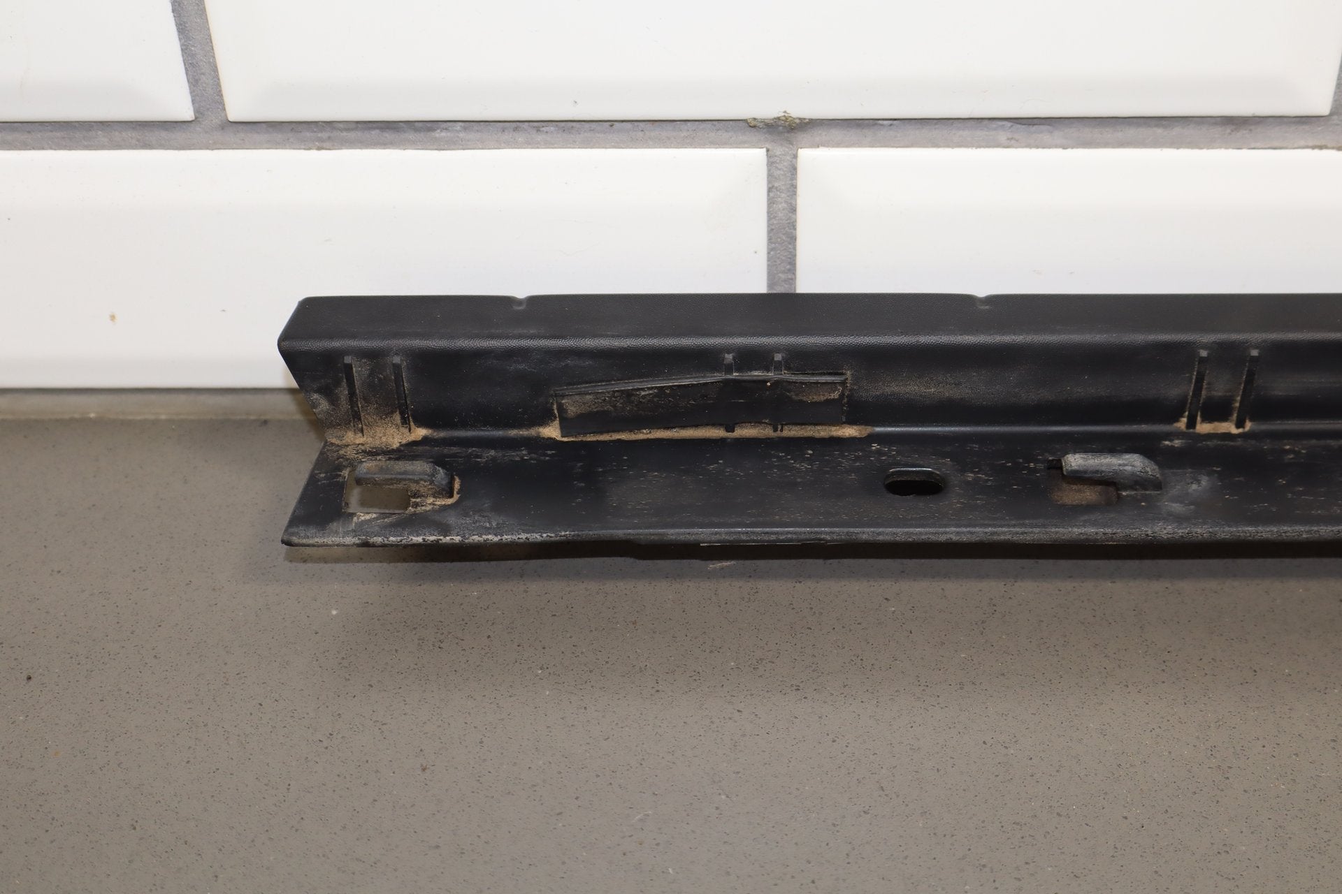 2003-2009 Hummer H2 SUV Passenger Right Rear Roof Molding