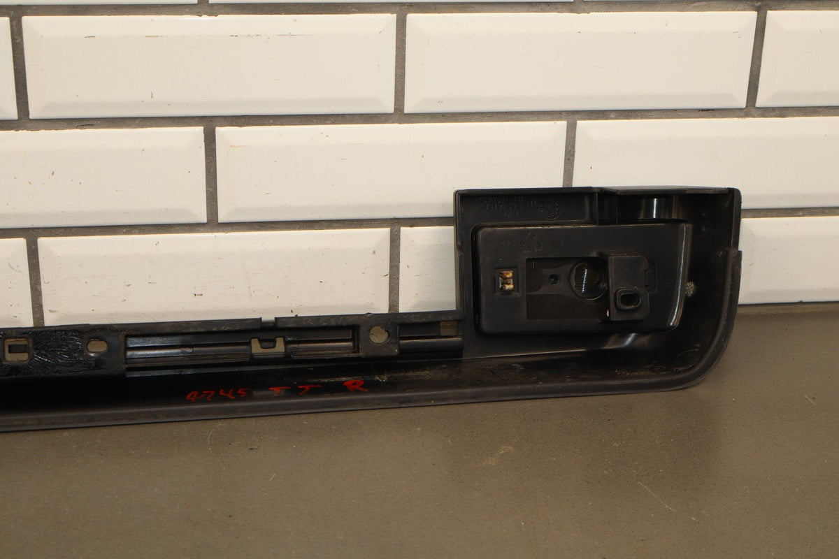 2003-2009 Hummer H2 SUV Passenger Right Rear Roof Molding W/ Smoked Lens