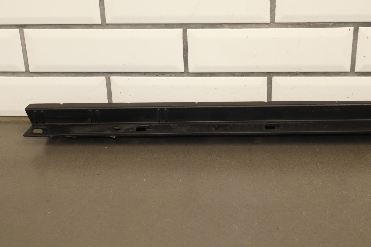 2003-2009 Hummer H2 SUV Passenger Right Rear Roof Molding W/ Smoked Lens