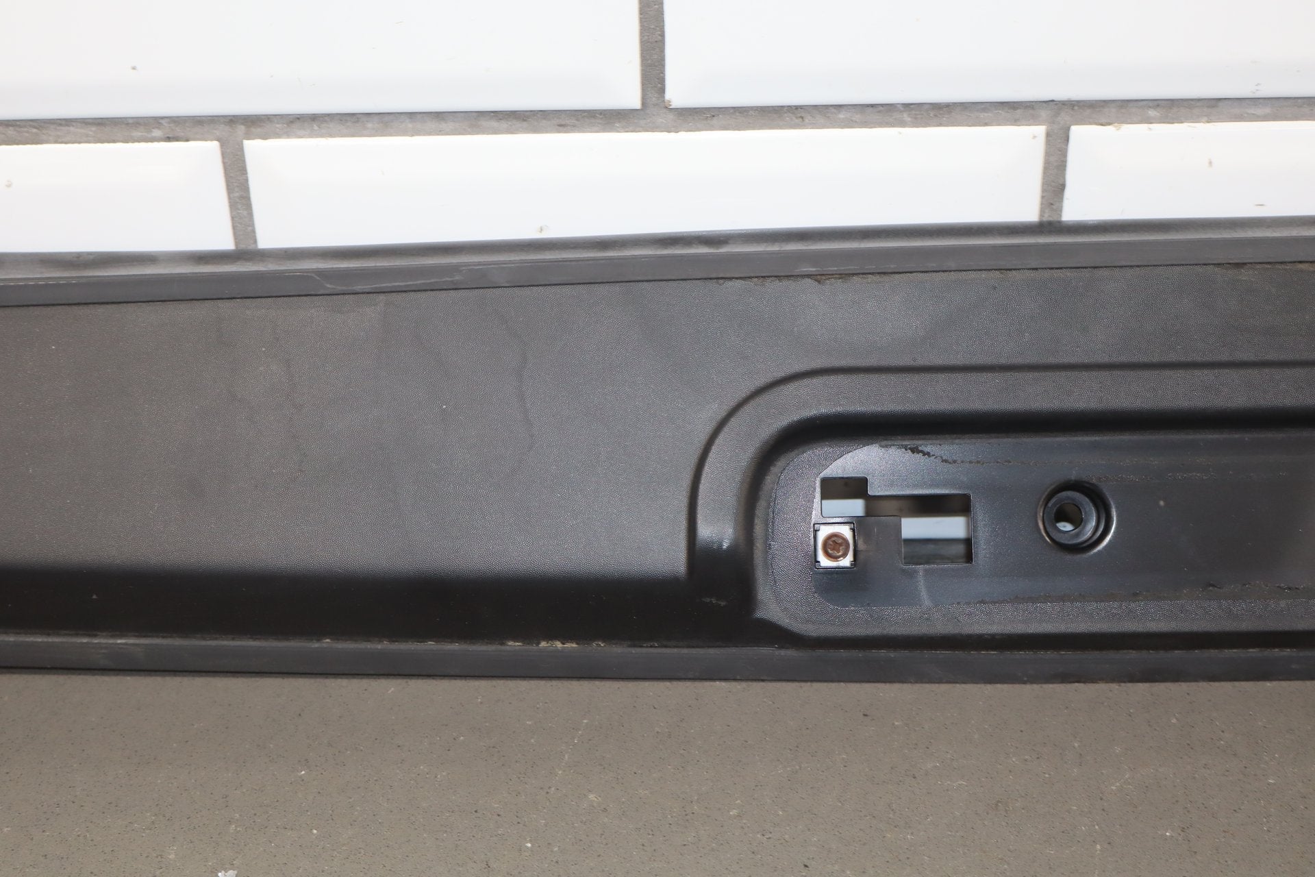 2003-2009 Hummer H2 SUV- Tailgate Upper Spoiler 15114966