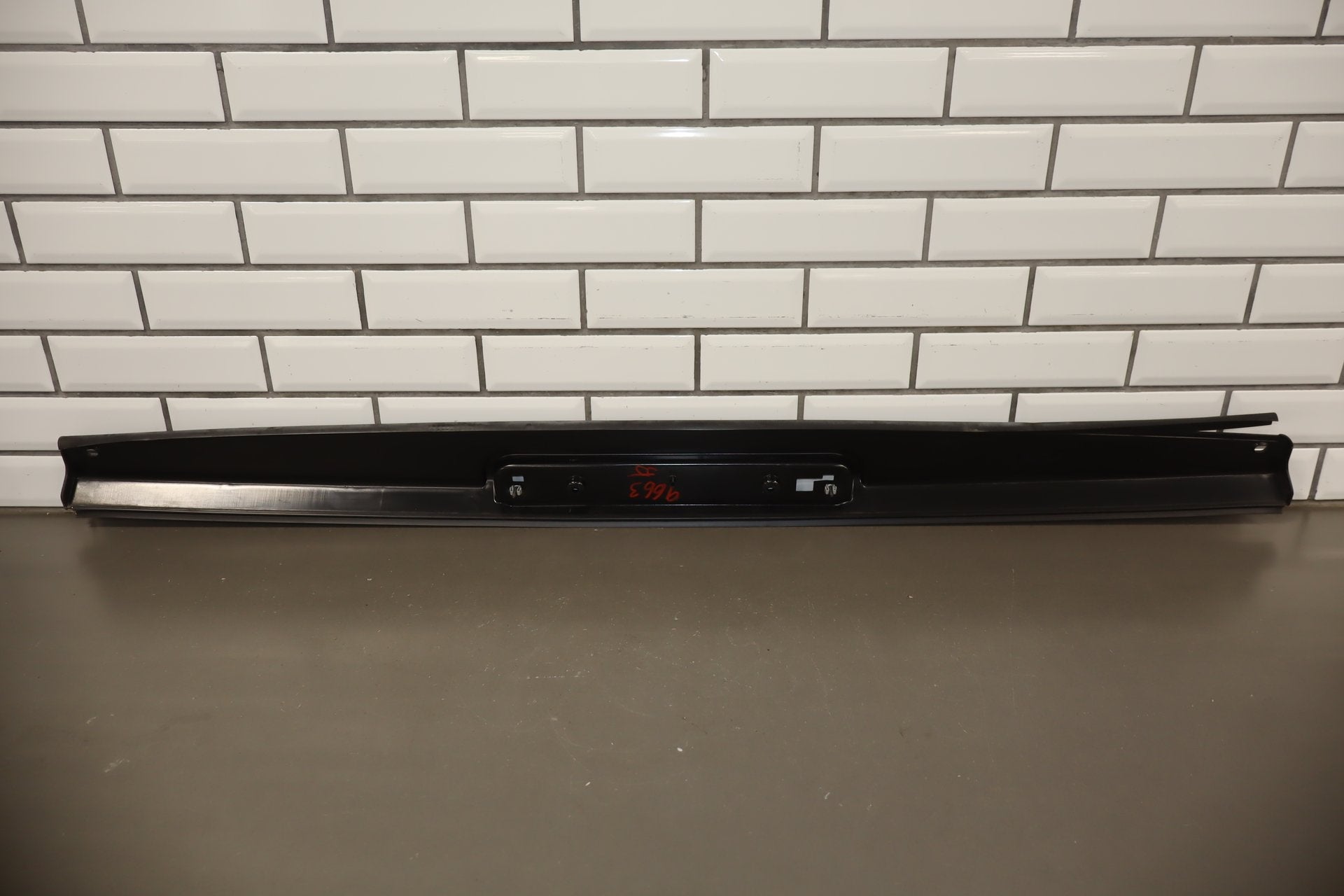2003-2009 Hummer H2 SUV- Tailgate Upper Spoiler 15114966