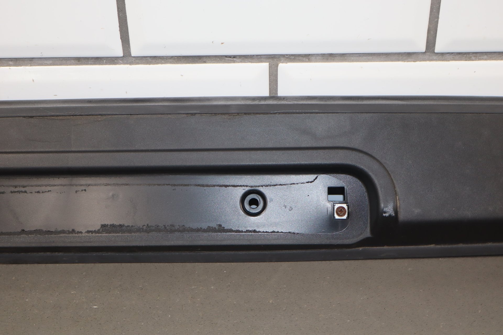 2003-2009 Hummer H2 SUV- Tailgate Upper Spoiler 15114966